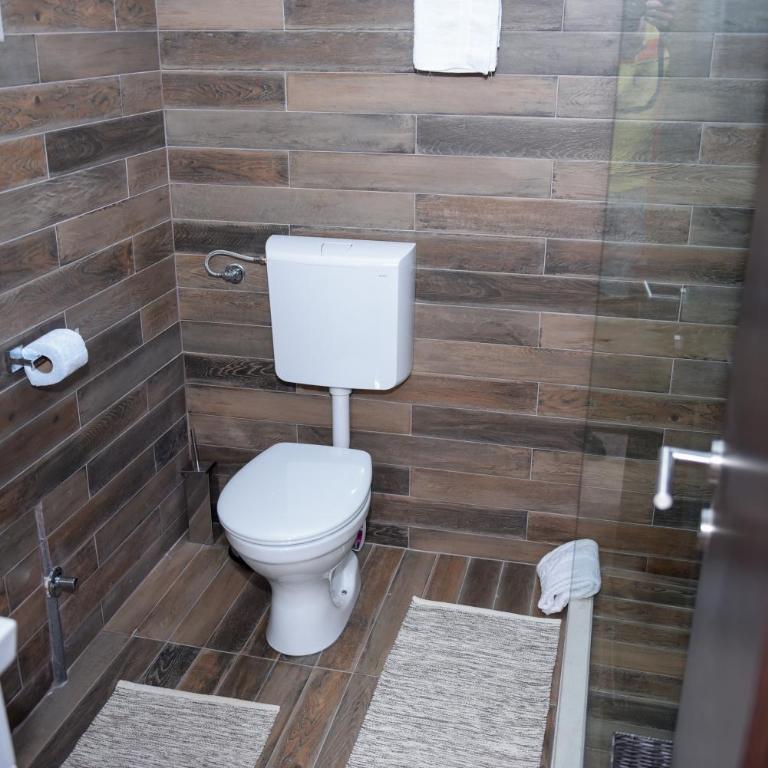 Highlander guesthouse - Two-Bedroom House - 34