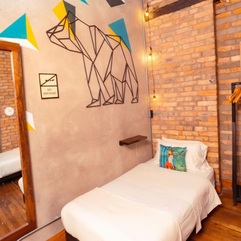 Delgadillo Hotel by Socialtel - Small Twin Room Shared Bathroom - 3