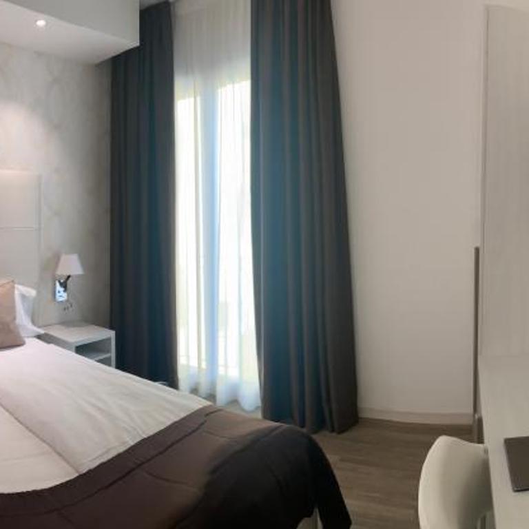 International Beach Hotel - Camera Matrimoniale Budget - 3