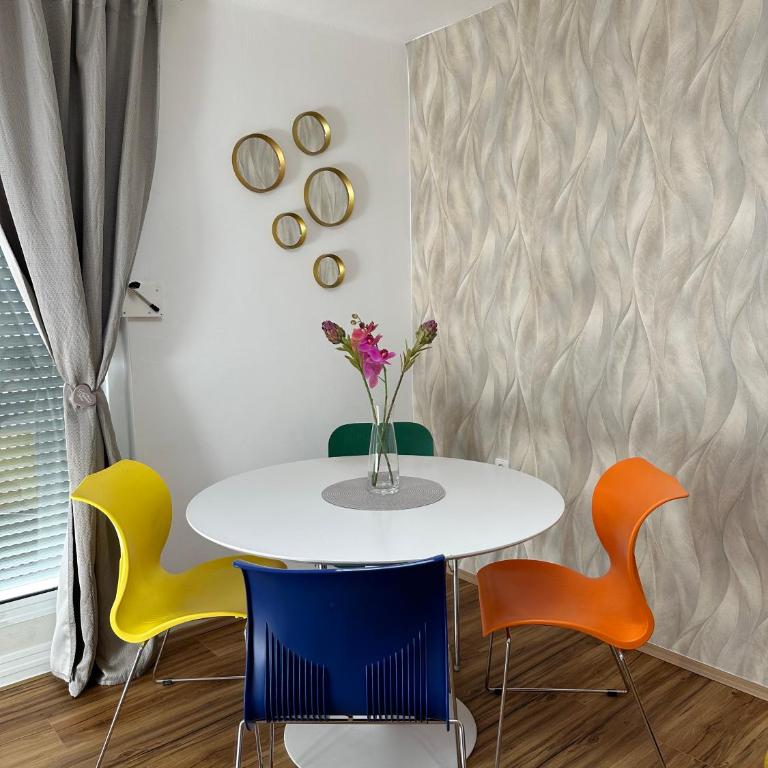 Moderne Apt mit 2 Balkonen, Self check-in, Parking - Appartamento con 2 Camere da Letto - 1