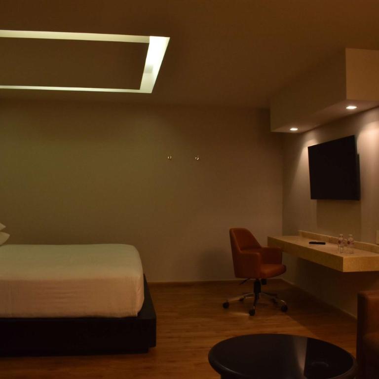 Ramada by Wyndham Mexico City Santa Fe - King Bungalow, Non-Smoking - 6