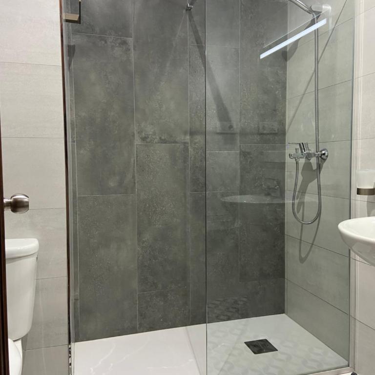 Ayala Beach - Three-Bedroom Apartment - 16