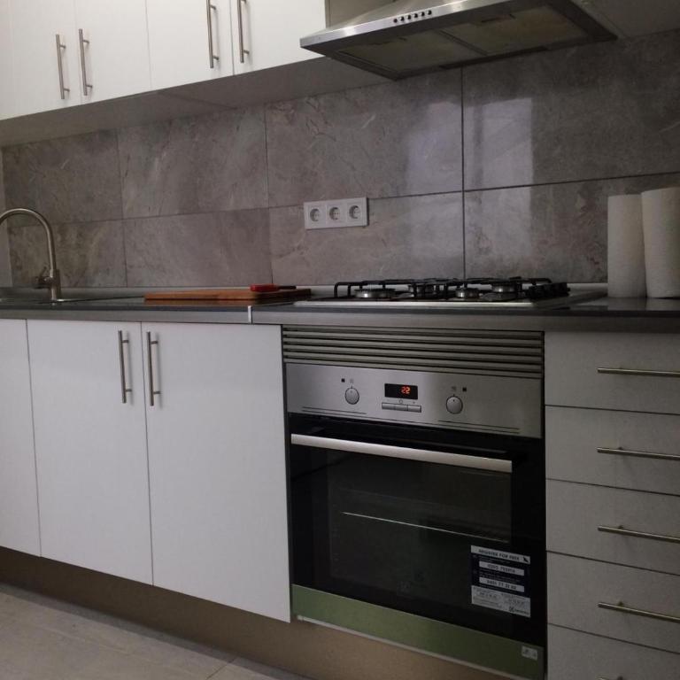 Ayala Beach - Three-Bedroom Apartment - 14