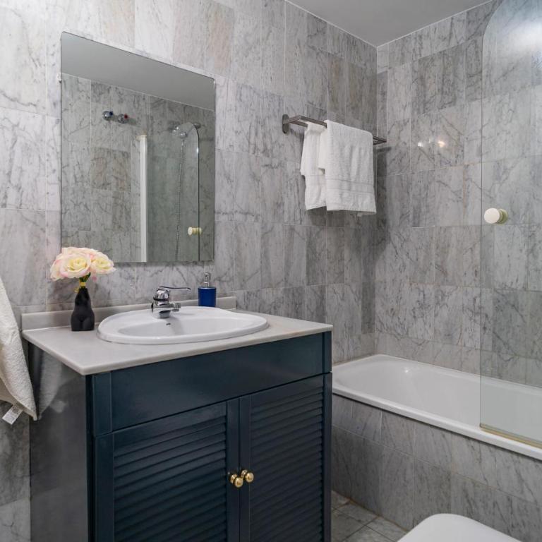 1 Bedroom Lovely Apartment In Fuengirola - Apartamento de 1 dormitorio - 12