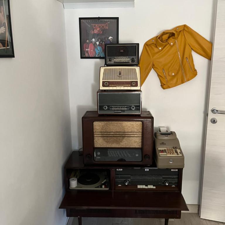Grand F2 60mq centre Antibes, proche plages, commerces, 2 balcons, parking, train, bus, deco vintage, pet friendly - Appartement avec Balcon - 17