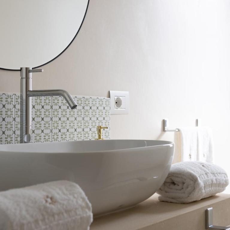 Oronti Accommodations - Camera Matrimoniale Deluxe con Doccia - 1