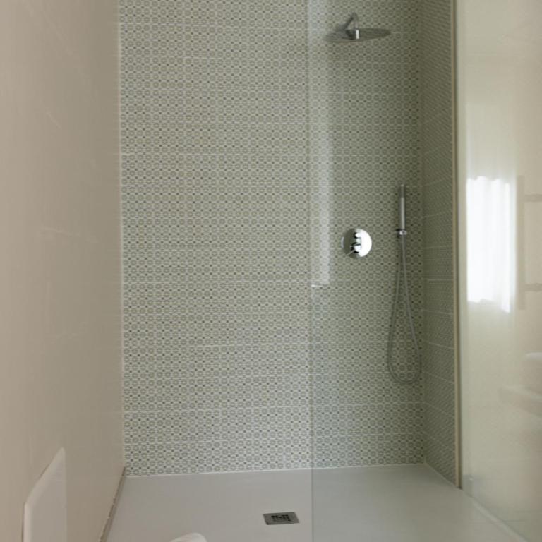 Oronti Accommodations - Camera Matrimoniale Deluxe con Doccia - 16