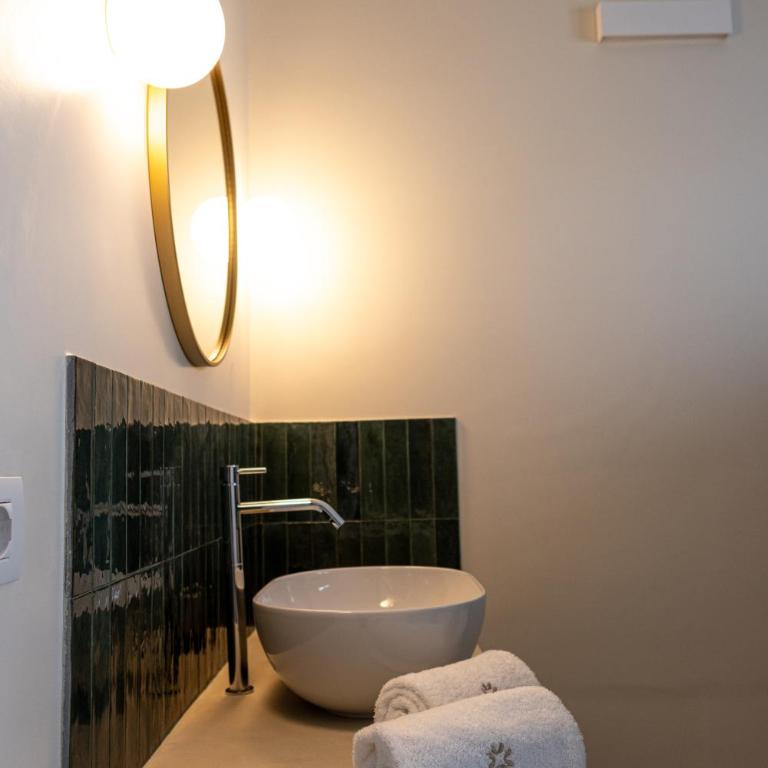 Oronti Accommodations - Camera Matrimoniale Deluxe con Doccia - 11