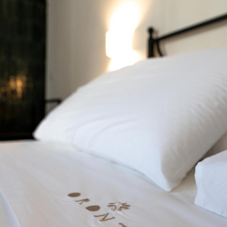 Oronti Accommodations - Camera Matrimoniale Deluxe con Doccia - 3