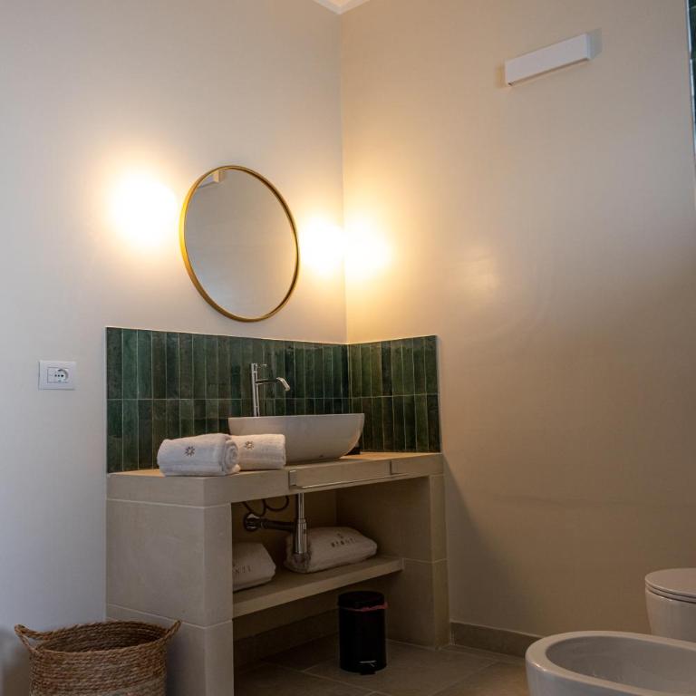 Oronti Accommodations - Camera Matrimoniale Deluxe con Doccia - 12