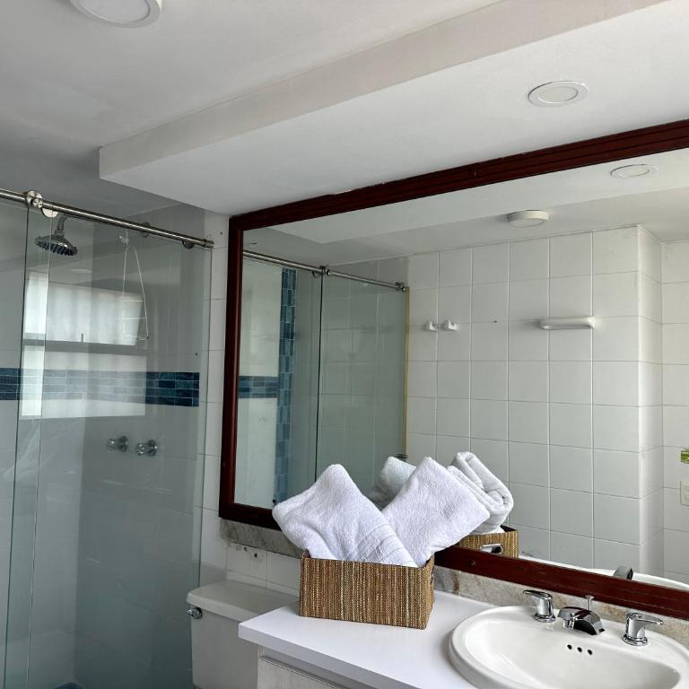 Apartamento amoblado en Pinares -Circunvalar - Three-Bedroom Apartment - 26