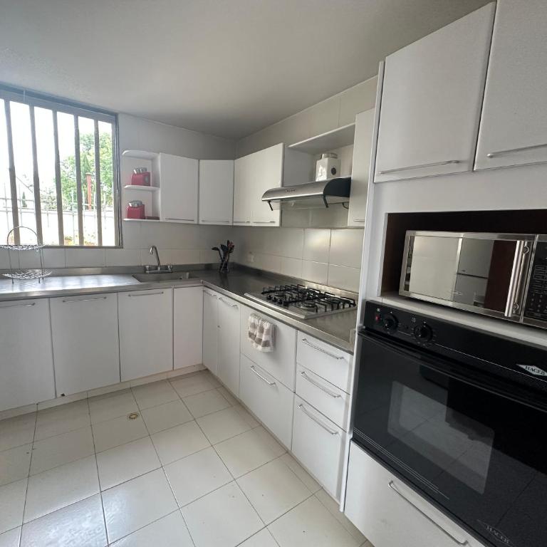 Apartamento amoblado en Pinares -Circunvalar - Apartamento de 3 dormitorios - 32