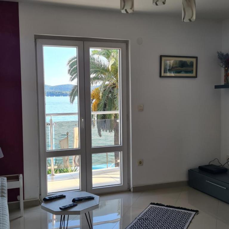 Chic apartment in the City Center by the sea - Two-Bedroom Apartment - 6