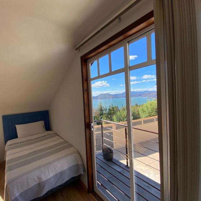Cabañas Tr'eje - Family Room with Lake View - 22