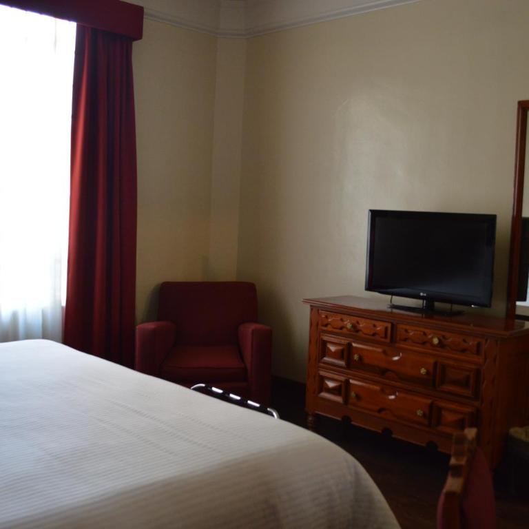 Best Western Majestic - King Room - 9