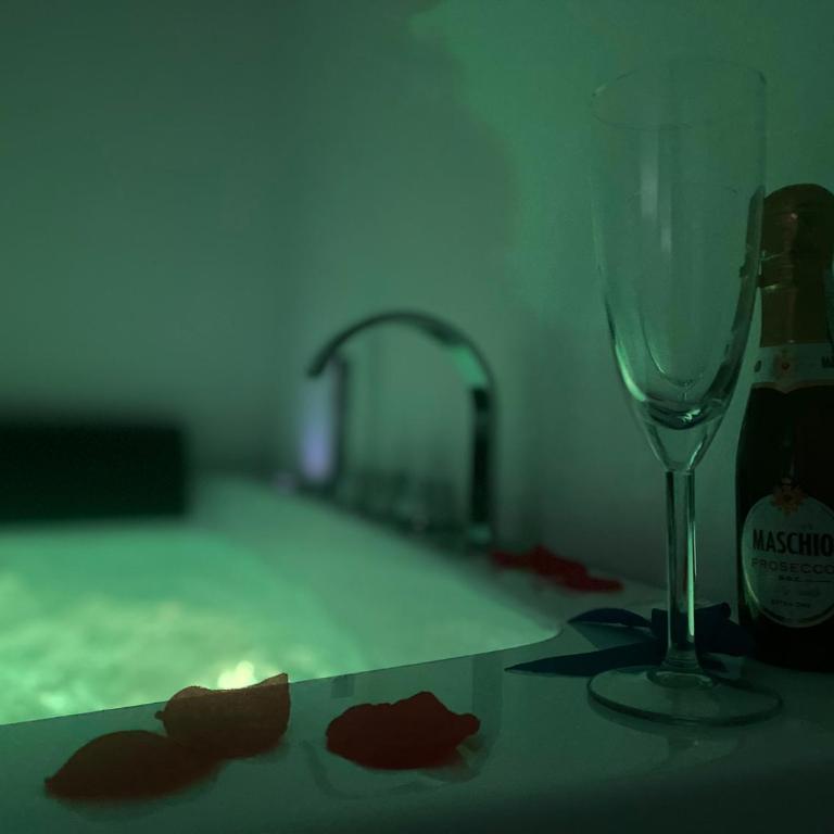 Brezza di Stabia Rooms - Camera Matrimoniale con Vasca Idromassaggio - 7