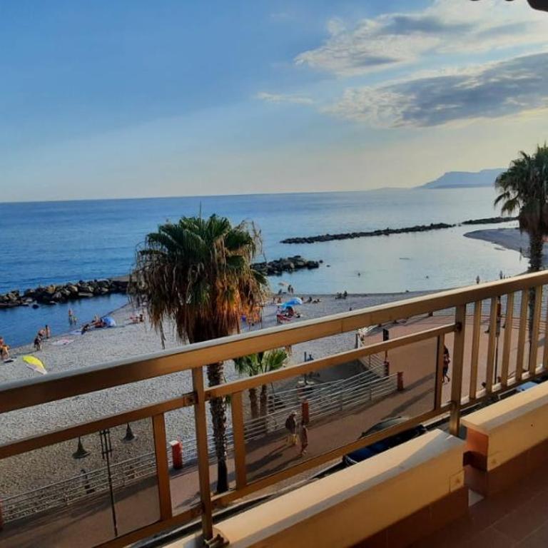 Casa Anna appartamento fronte mare Ventimiglia - Appartamento con 2 Camere da Letto - 14