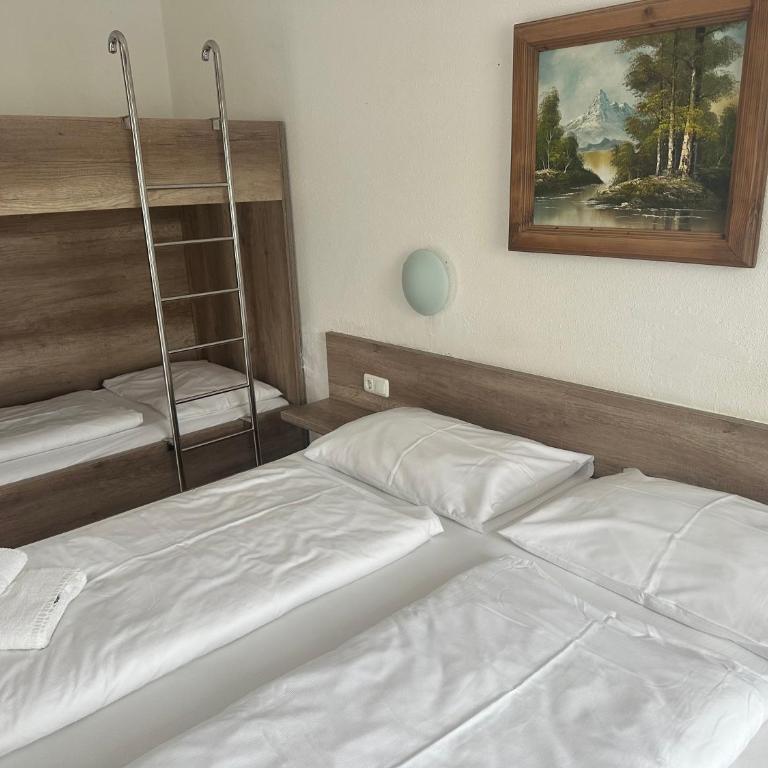 Torrenerhof - Economy Vierbettzimmer - 1