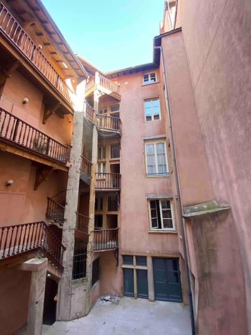 Old town - Vieux Lyon -50 m2 flat - Appartement 1 Chambre - 17