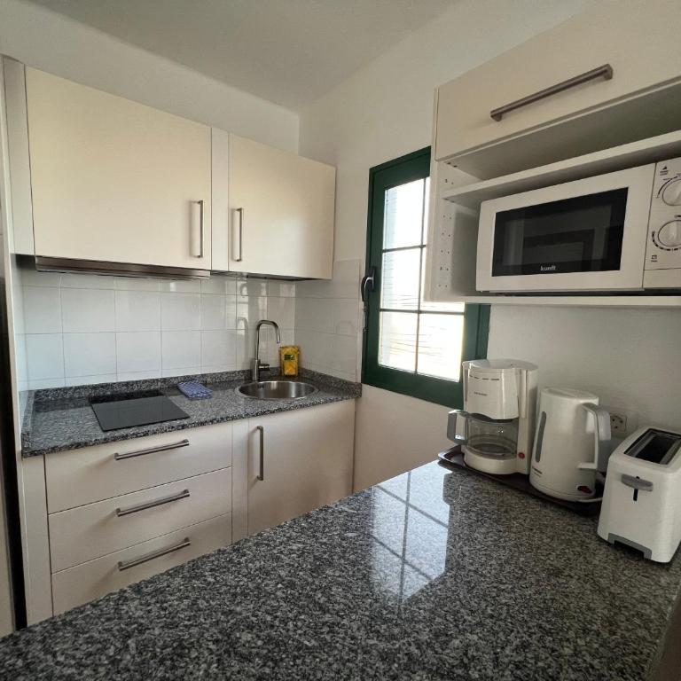 Apartamentos Acuario Sol - One-Bedroom Apartment with Pool View or Partial Pool View - 19
