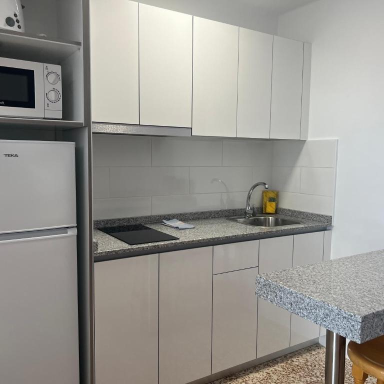 Apartamentos Acuario Sol - One-Bedroom Apartment with Pool View or Partial Pool View - 20