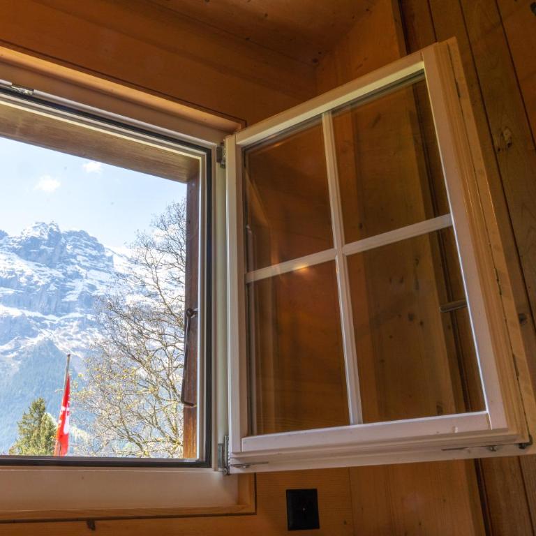 Naturfreunde Hostel Grindelwald - Zweibettzimmer mit Gemeinschaftsbad - 3
