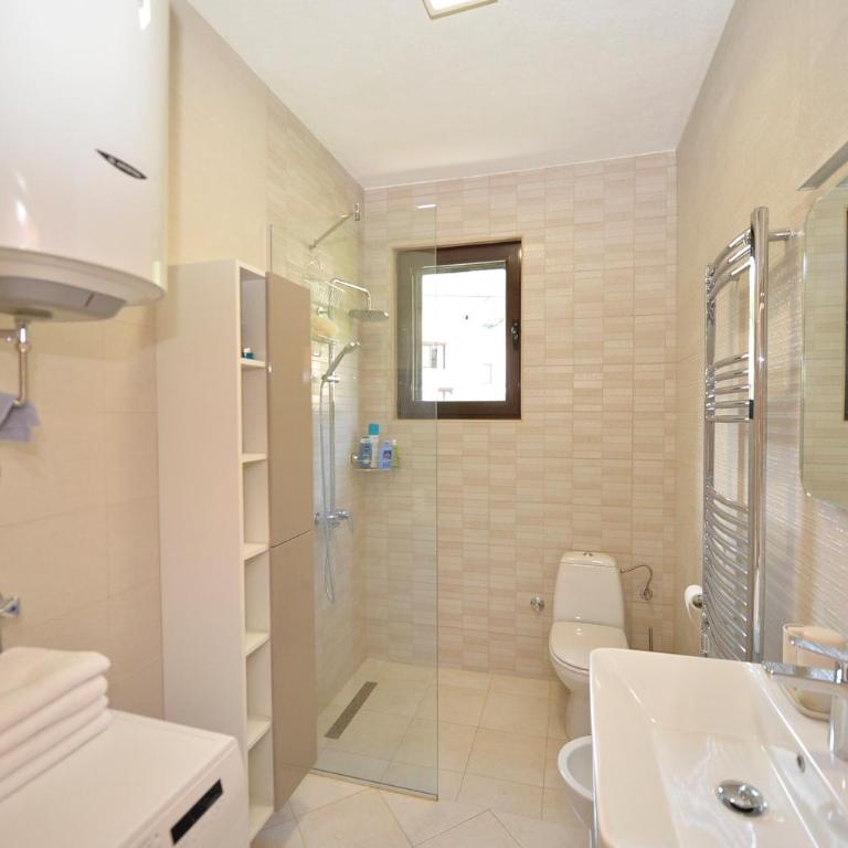 Fjordfront Aerie - Three-Bedroom Apartment - 28