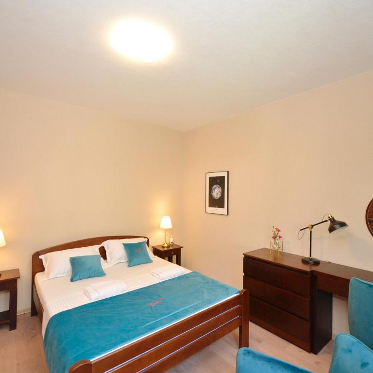 Fjordfront Aerie - Three-Bedroom Apartment - 14