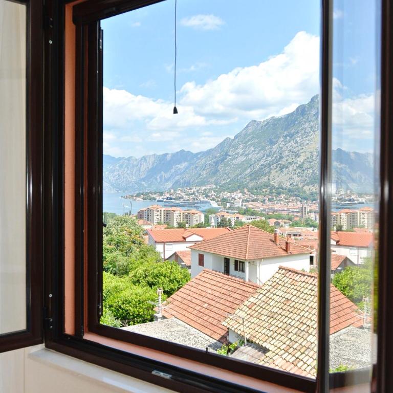 Fjordfront Aerie - Three-Bedroom Apartment - 24