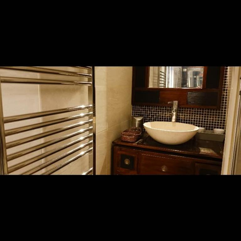 Emily in Paris - Appartamento con 1 Camera da Letto - 3