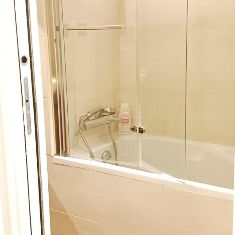 Emily in Paris - Appartamento con 1 Camera da Letto - 12