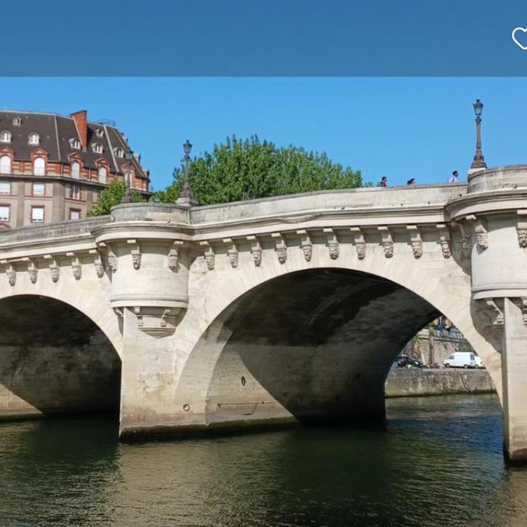 Emily in Paris - Appartamento con 1 Camera da Letto - 15