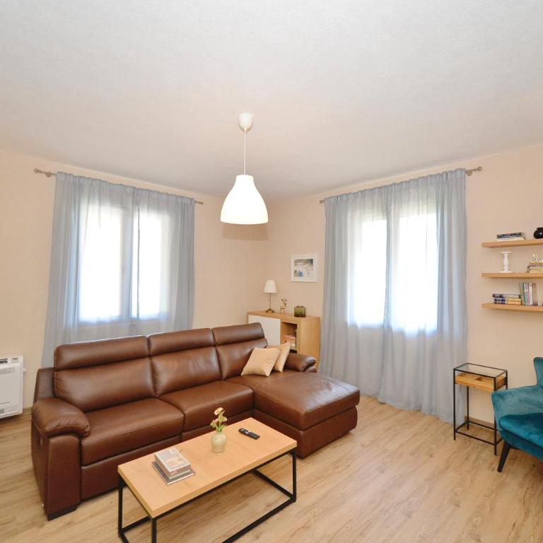 Fjordfront Aerie - Three-Bedroom Apartment - 4