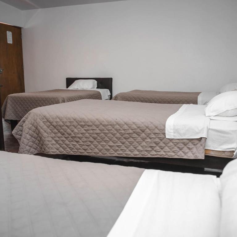 Hotel Las Dalias - Habitación Cuádruple Estándar - 4