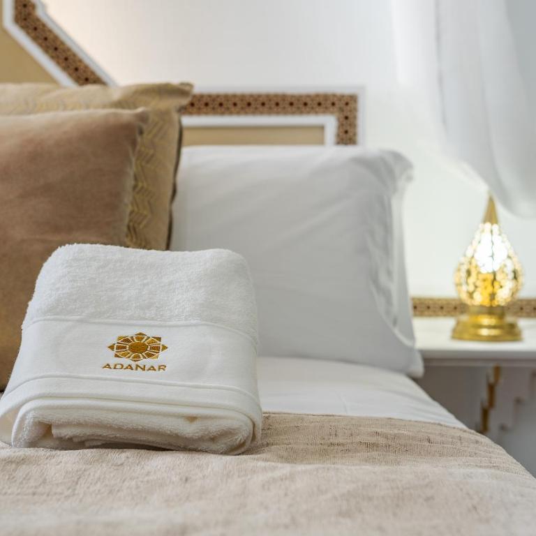 ADANAR Muralla Zirí Centro Premium - Executive Apartment with Alhambra Views with bath - 9