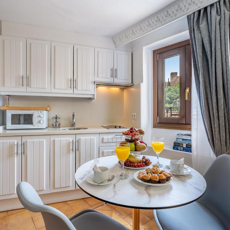 ADANAR Muralla Zirí Centro Premium - Executive Apartment with Alhambra Views with bath - 6
