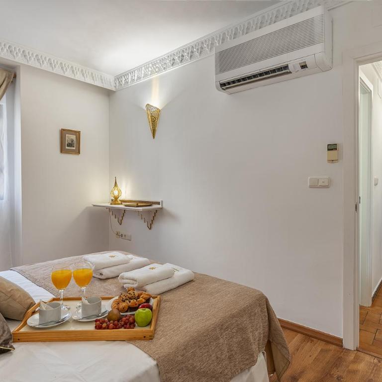 ADANAR Muralla Zirí Centro Premium - Superior Apartment with Side Alhambra view and Spa Bath - 3