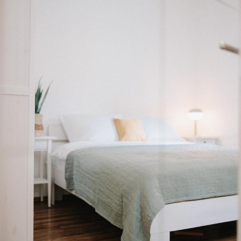 Appartement Residenz Rosenbach – Gemütliche Unterkunft am Rosenbachpark im Herzen von Würzburg - Apartment mit 1 Schlafzimmer - 1