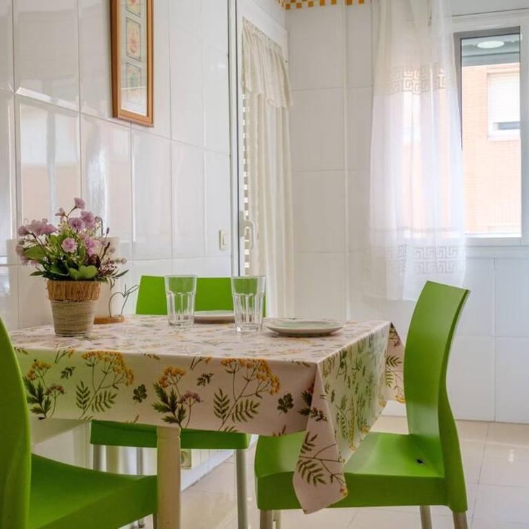 Apartamento en complejo residencial, con piscina. - Apartamento de 2 dormitorios - 7