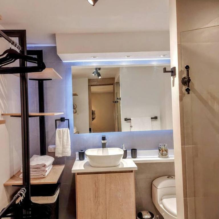 Hermoso y moderno apartaestudio en el norte de la ciudad, la Flora - 602 - One-Bedroom Apartment - 14