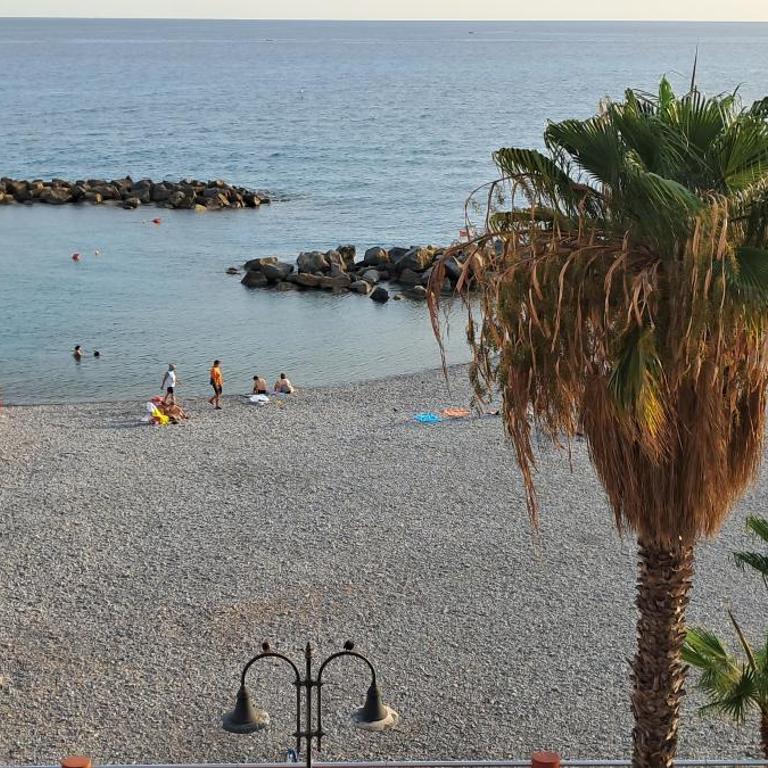 Casa Anna appartamento fronte mare Ventimiglia - Appartamento con 2 Camere da Letto - 33