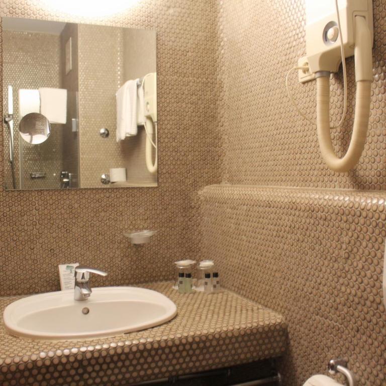 Steichele Hotel & Weinrestaurant - Chambre Lits Jumeaux - 2