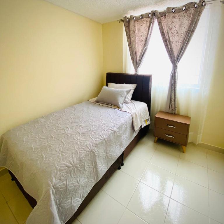 Apartamento Madrid cund - Three-Bedroom Apartment - 13