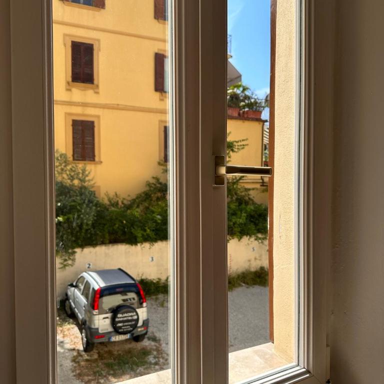 Centralissimo - Nuovo - Parcheggio Privato - Appartamento con 1 Camera da Letto - 2