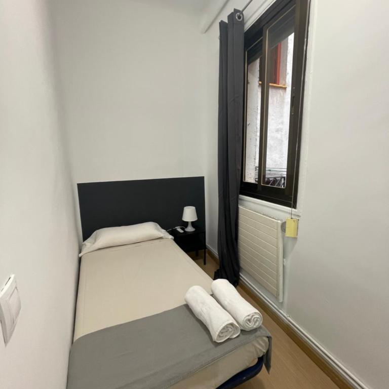 Toledo habitaciones - Single Room with Shared Bathroom - 1