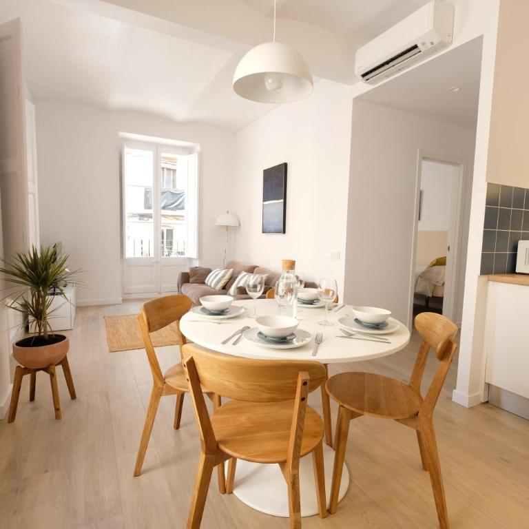 Reina María Cristina, céntrico y luminoso - Apartamento de 2 dormitorios - 4