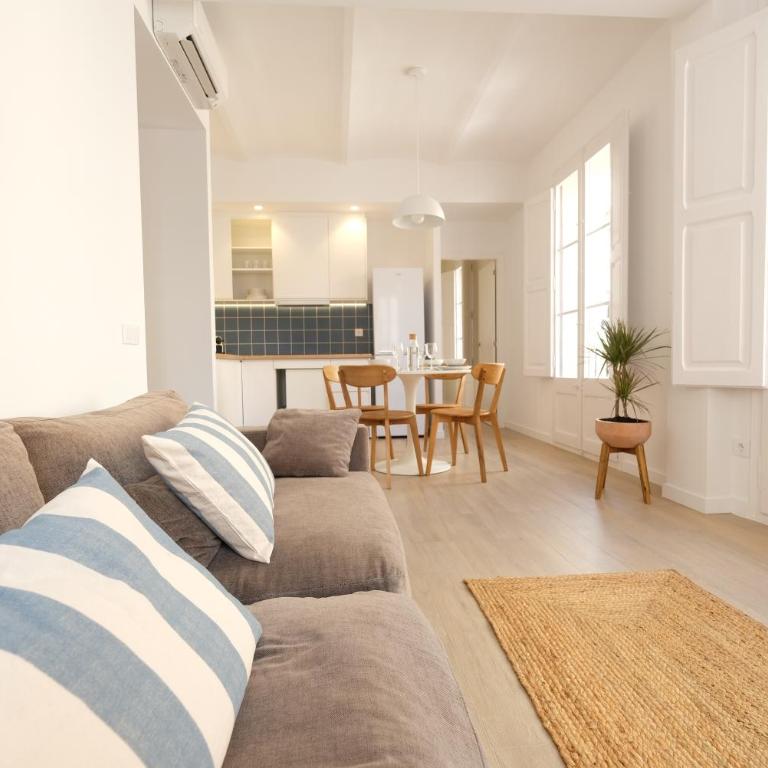 Reina María Cristina, céntrico y luminoso - Apartamento de 2 dormitorios - 2