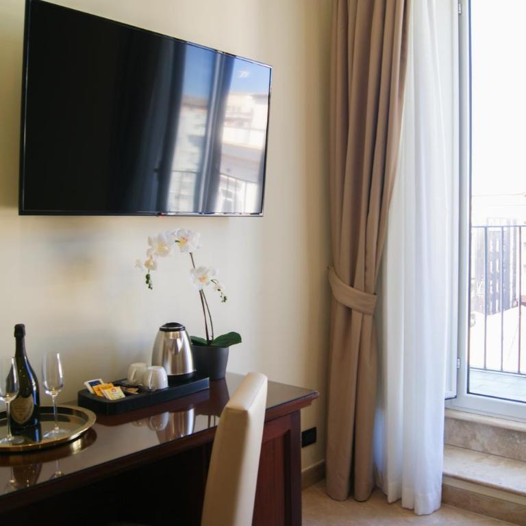 Glam Luxury Rome - Suite con Balcone - 4