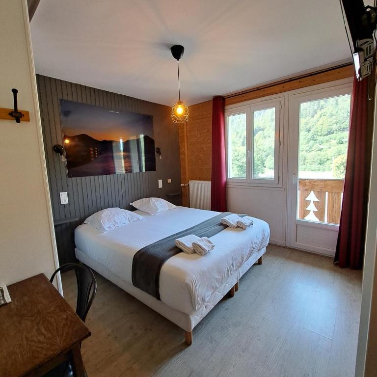 Hôtel Les Mouflons - Chambre Double avec Balcon - 5