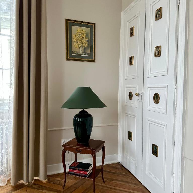 Appartement d exception 100m2 avec Parking - Centre historique - Appartement 1 Chambre - 8